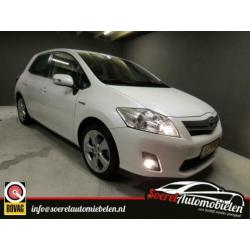 Toyota Auris 1.8 Full Hybrid Dynamic, parelmoer wit automaat