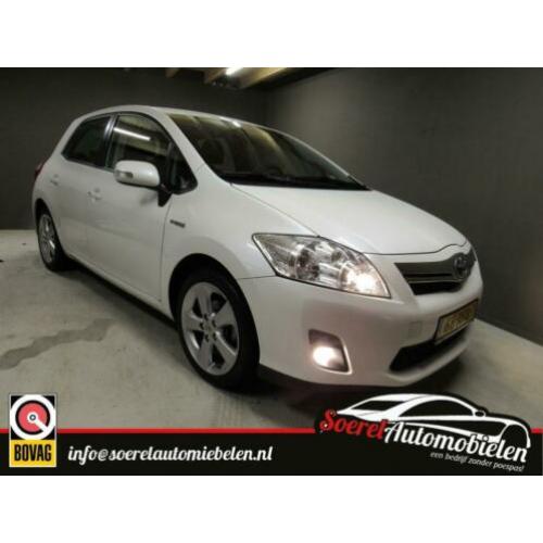 Toyota Auris 1.8 Full Hybrid Dynamic, parelmoer wit automaat