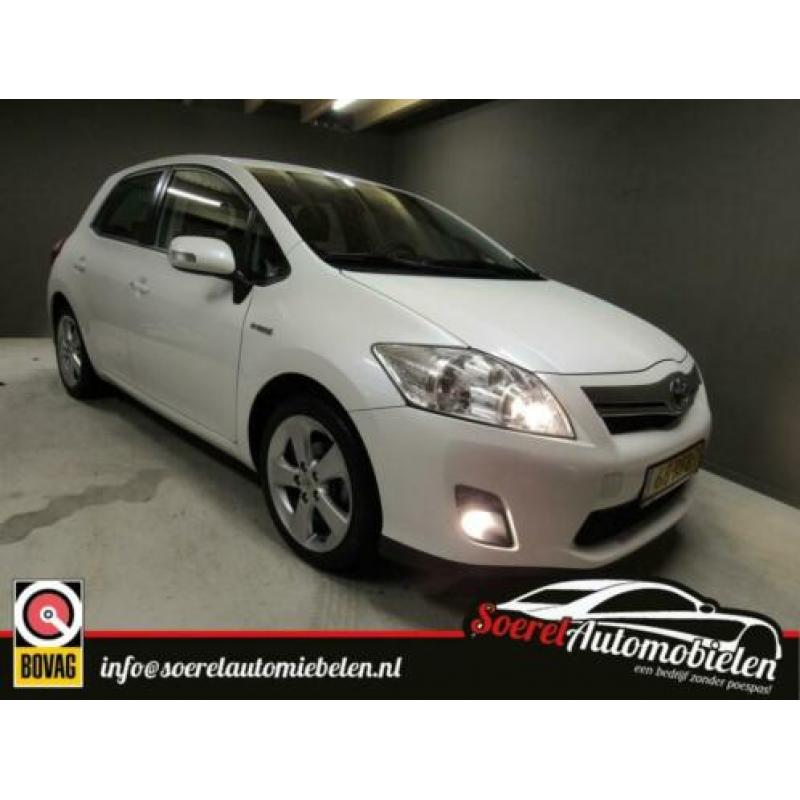 Toyota Auris 1.8 Full Hybrid Dynamic, parelmoer wit automaat