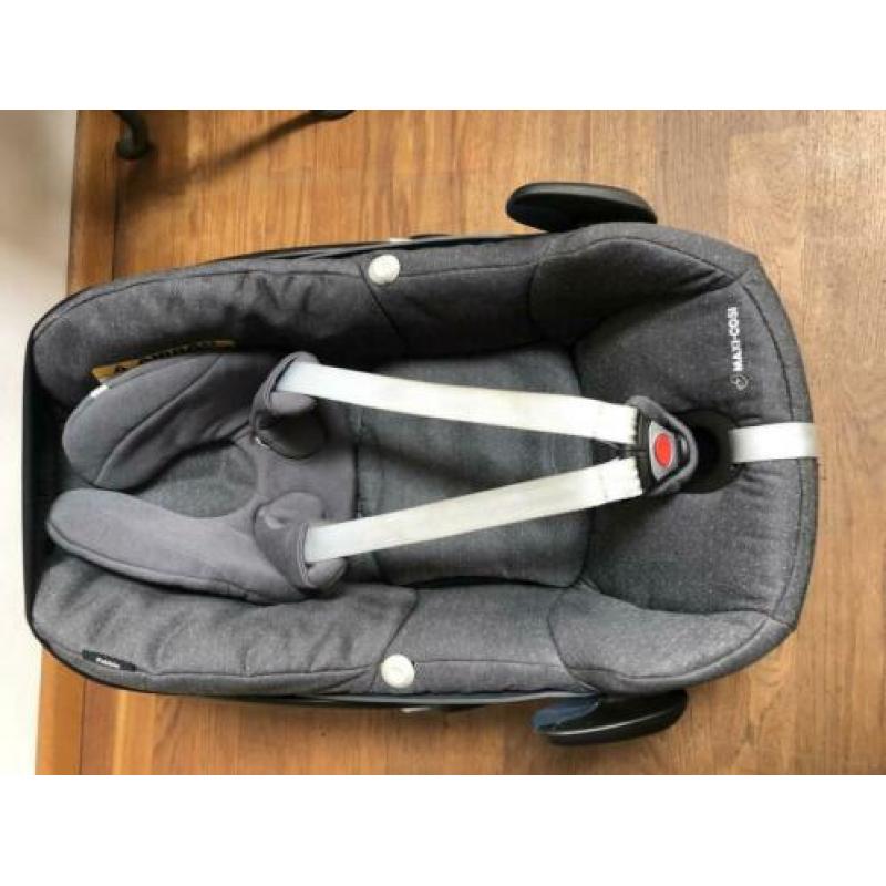 Zeer complete Maxi Cosi Nova Sparkling Grey