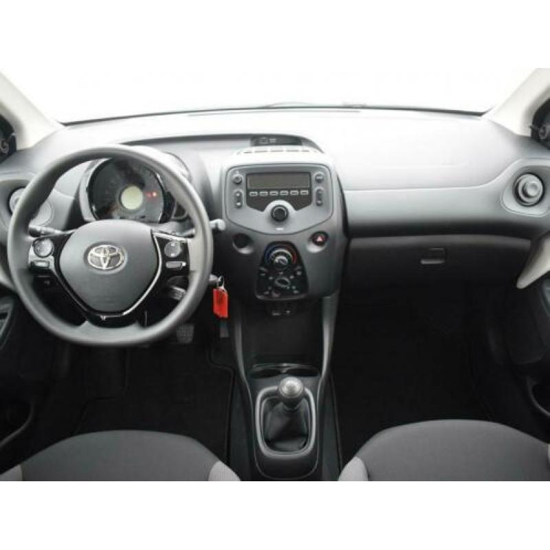 Toyota Aygo 1.0 VVT-i x-fun inclusief 5 JAAR GARANTIE EN GRA