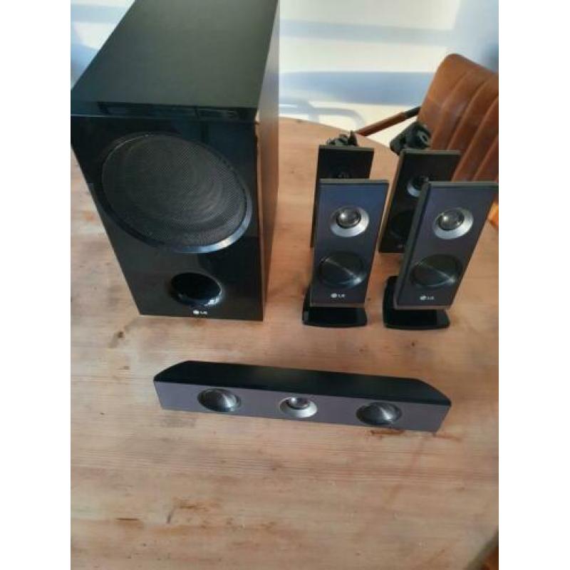LG boxen / frontspeaker en subwoofer
