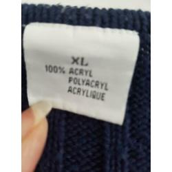 Blauwe v hals trui met korte mouw