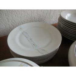 Mooi eetservies Compleet nog als nieuw