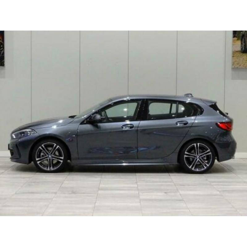 BMW 1 Serie 118i Executive M Sport Pakket Automaat 5 deurs /