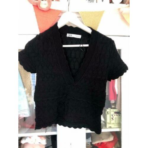 Zwarte ZARA crop top / T-shirt / bralette - mt. M
