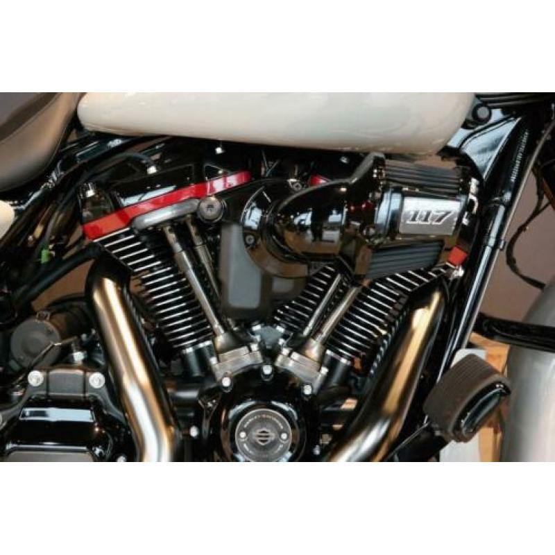 Harley-Davidson FLHXSE CVO Street Glide (bj 2020)