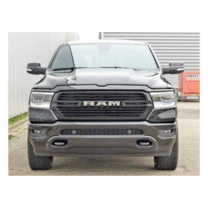 Dodge Ram Pick Up 1500 4x4 Crew Cab BLACK EDITION