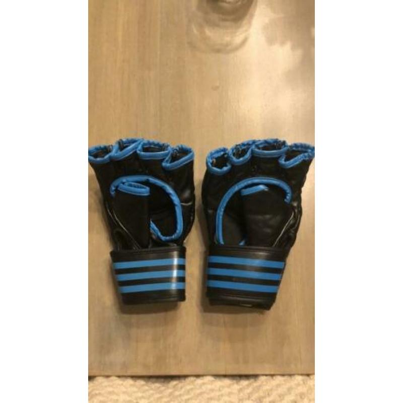 MMA boxing gloves adidas / bokshandschoenen