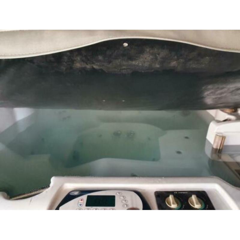 Sundance jaccuzie 2.20 x 2.20 500 euro