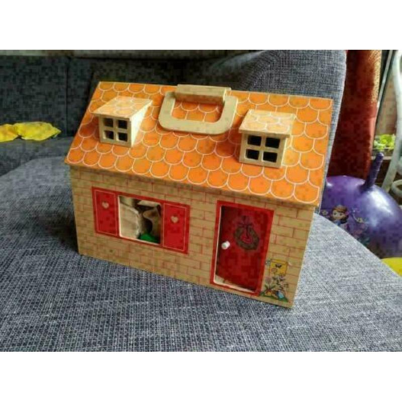 Houten poppenhuis