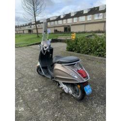 Mooie Vespa Primavera PRIJS VERLAAGD