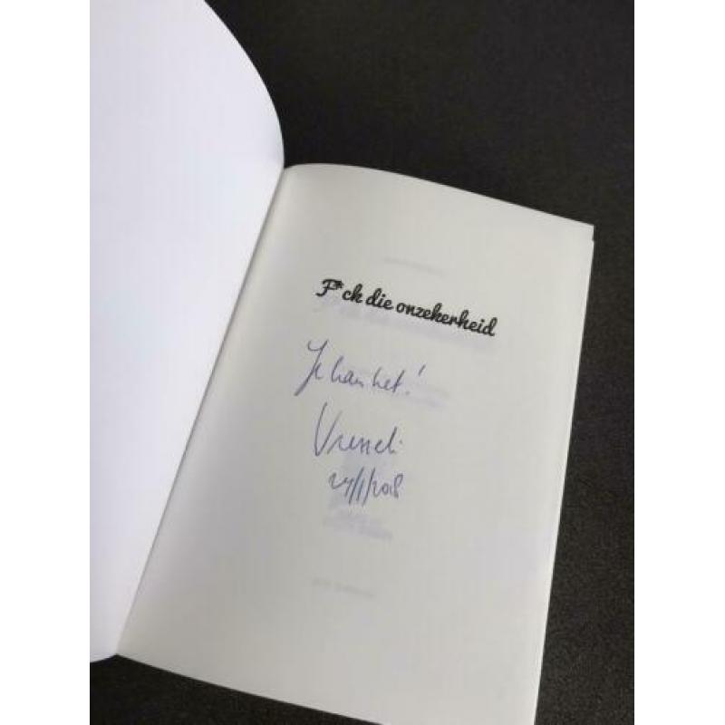 F*ck die onzekerheid, gesigneerd NIEUW