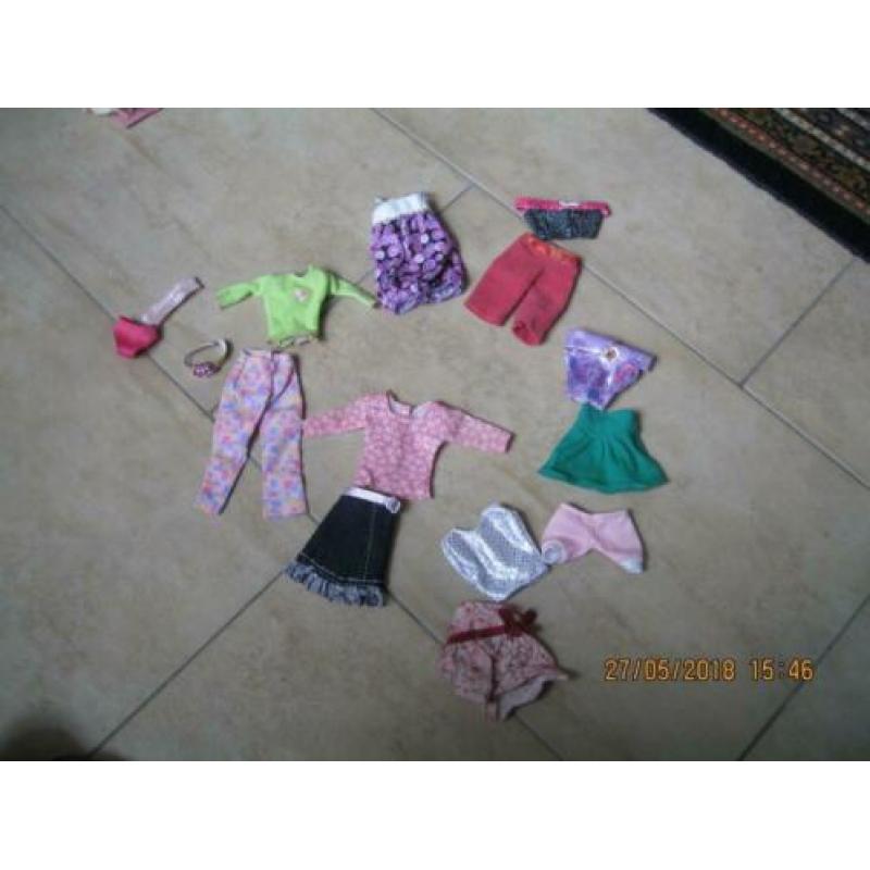 barbie kleertjes €2,50 per foto