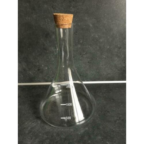 Fles met kurk maatbeker