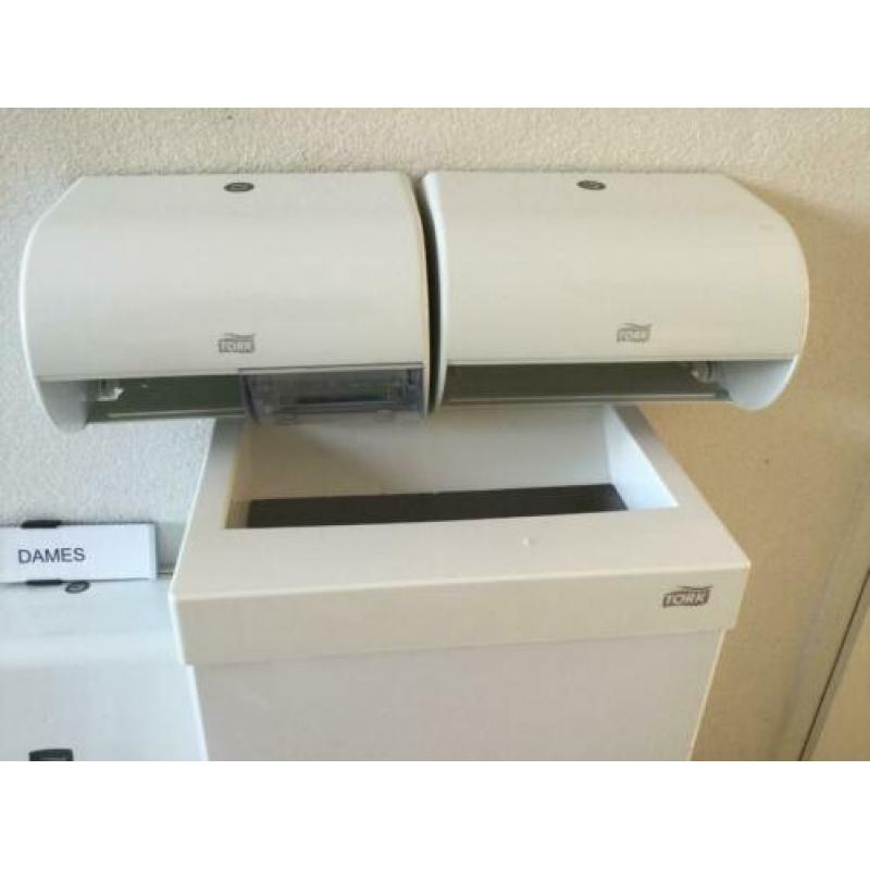 Tork handdoek dispensers, wc rol dispensers, afvalbak 50 L