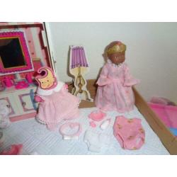 Mini Baby Born kledingkastje met de twee B.B.-prinsesjes