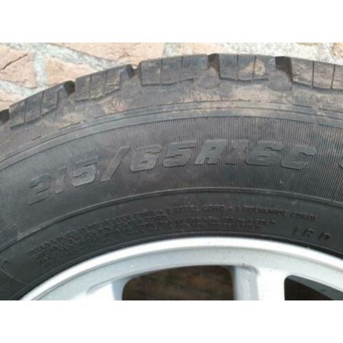 Originele sportvelgen met banden Ford Transit Custom.