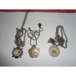 24 stuks Carnaval Medailles & 1 Carnavals Ketting,