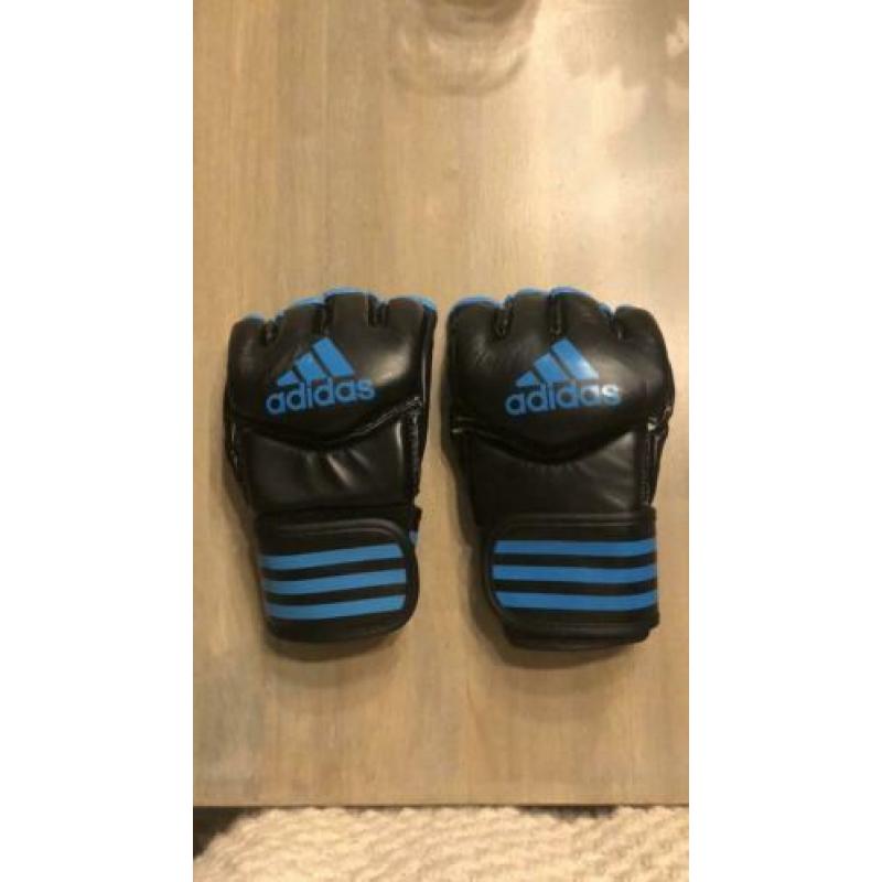 MMA boxing gloves adidas / bokshandschoenen