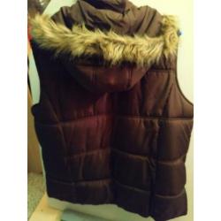Bodywarmer jas warm gevoerd maat 50/52, capuchon choco bruin