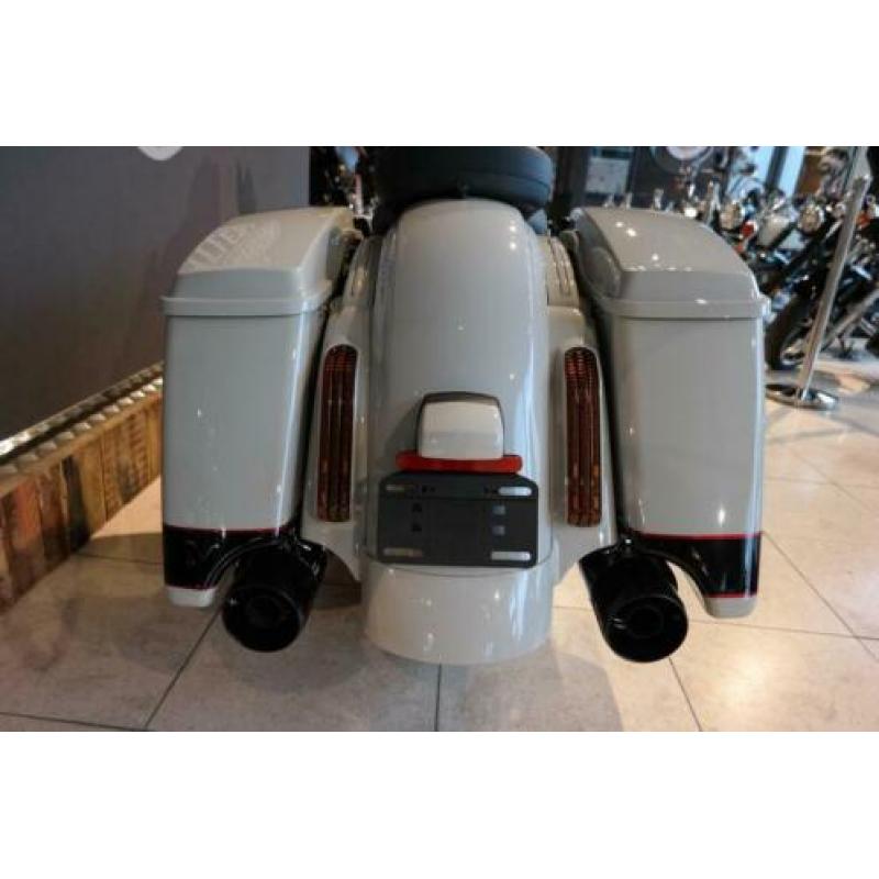 Harley-Davidson FLHXSE CVO Street Glide (bj 2020)