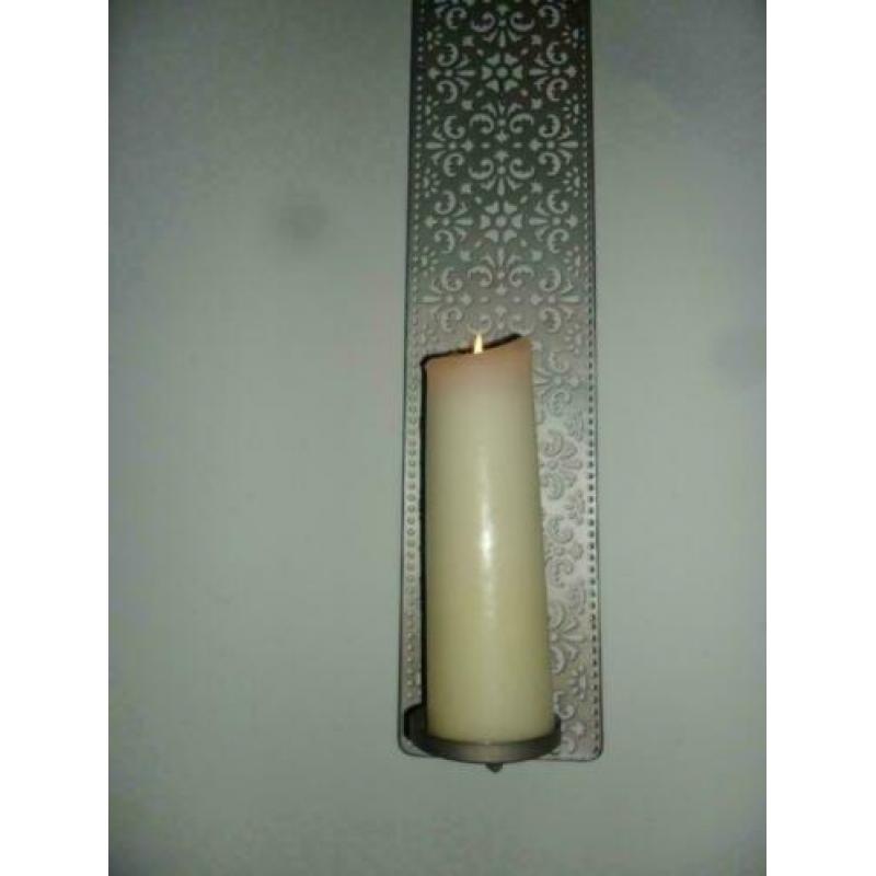 wand /kaarsenhouder + zilver kandelaar