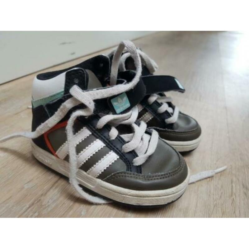 Schoenen Adidas maat 21
