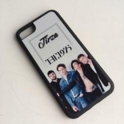 The 1975 telefoonhoesje