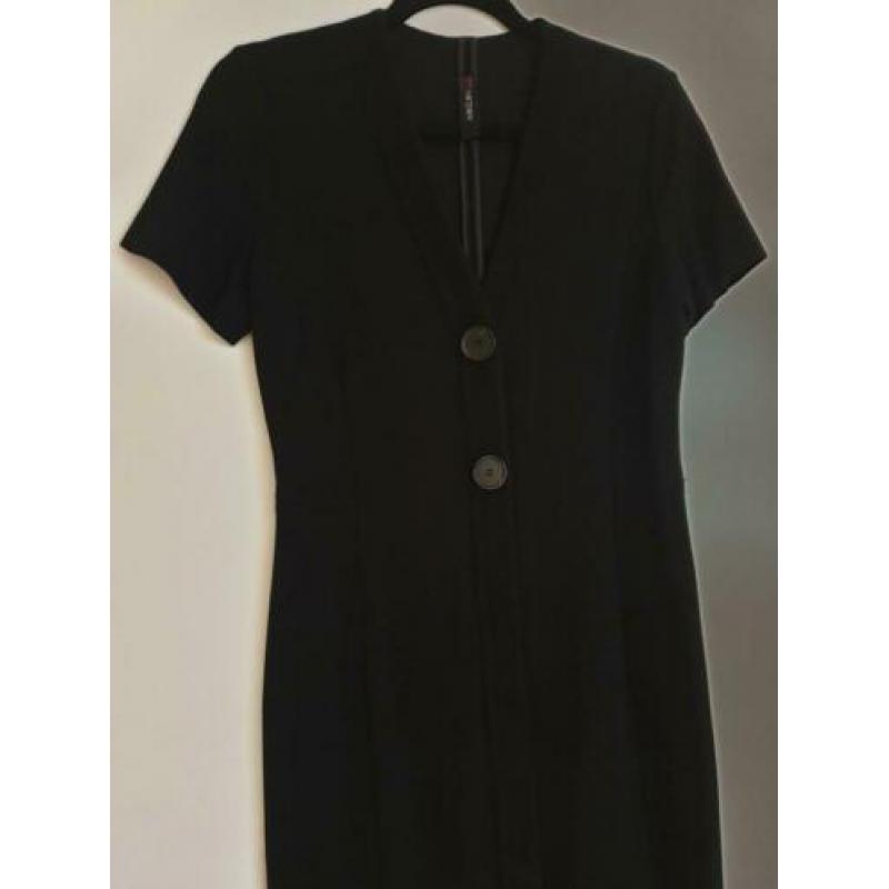 MARCCAIN jurk. Nieuw. N3. Zwart.