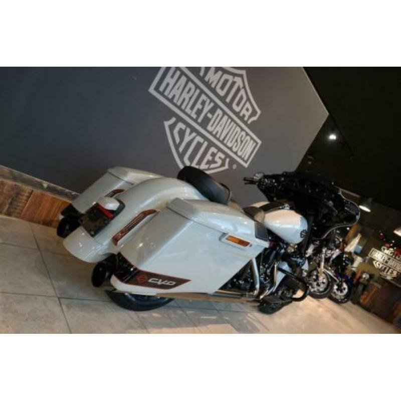 Harley-Davidson FLHXSE CVO Street Glide (bj 2020)