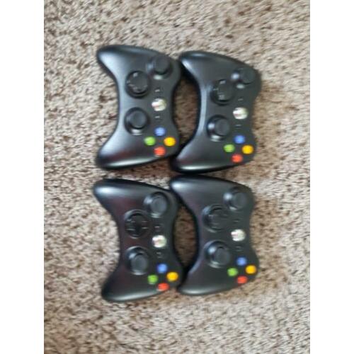 Xbox 360 slim zeer uitgebreid met toebehorende onderdelen.