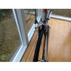 Witte racefiets 60cm frame, geheel witte groep.