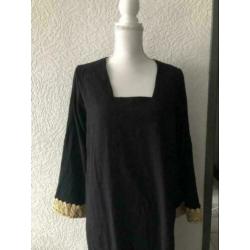 Maat xl - zwarte tuniek met broderie