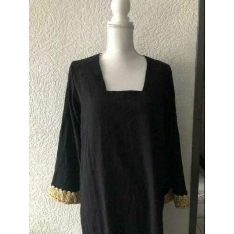 Maat xl - zwarte tuniek met broderie