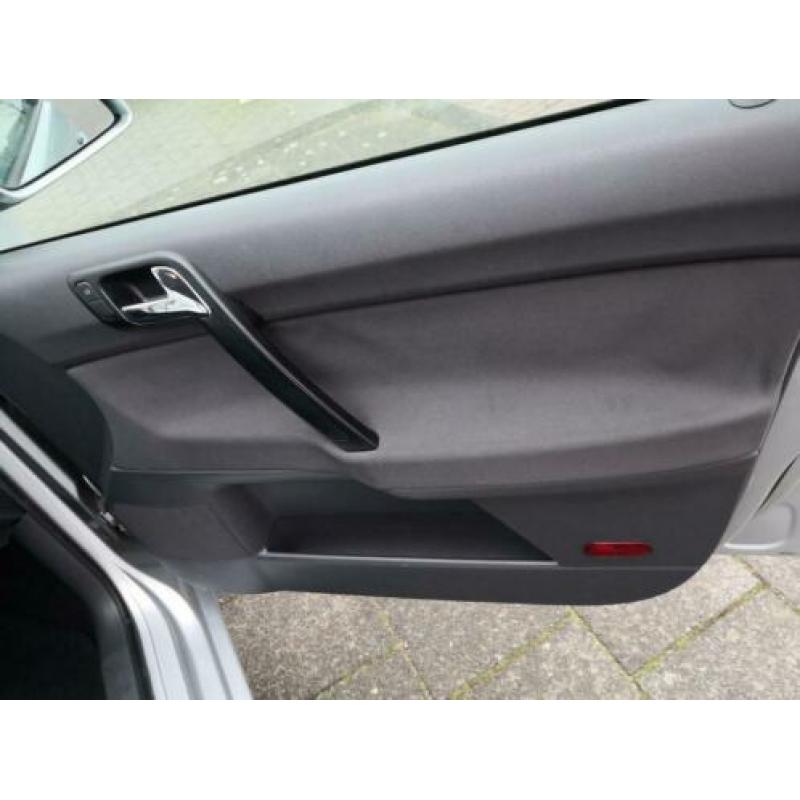 Volkswagen Polo 1.4 55KW 2002 Grijs Nieuwe APK 11/02/2021