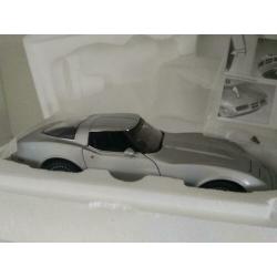 chevrolet corvette 1978autoart 1:18 classic collection nieuw