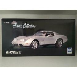 chevrolet corvette 1978autoart 1:18 classic collection nieuw