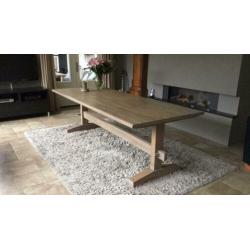 Prachtig eettafel 240x200x77 cm