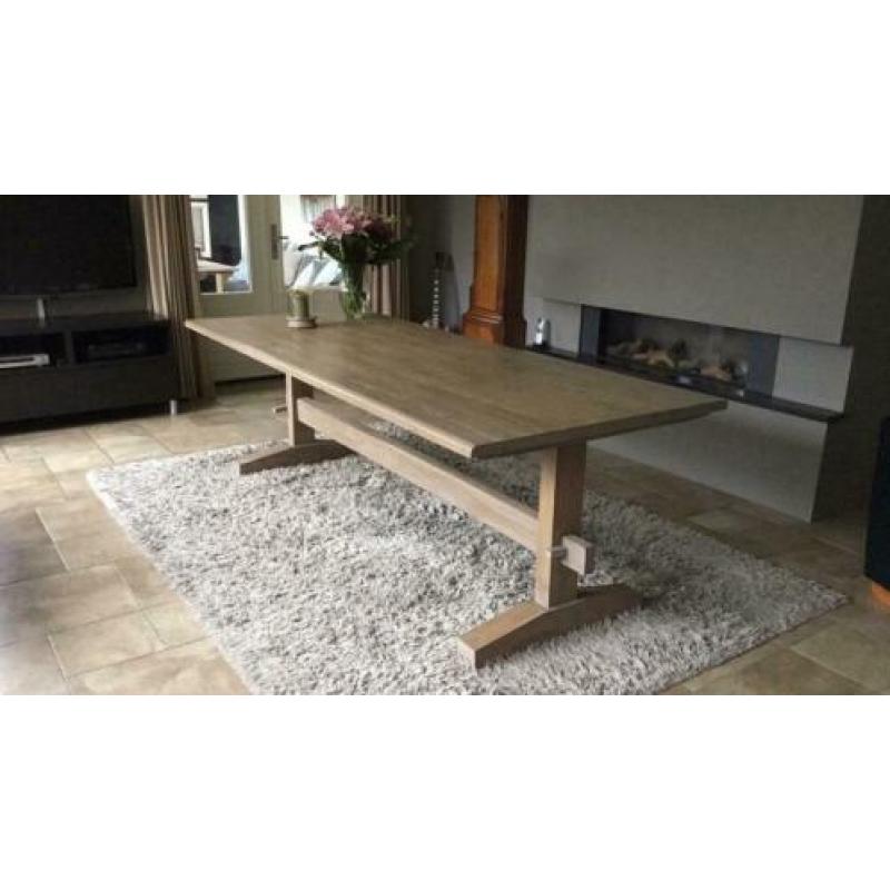 Prachtig eettafel 240x200x77 cm