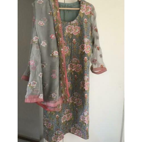 Nieuw dames Indiase salwar kameez L maat