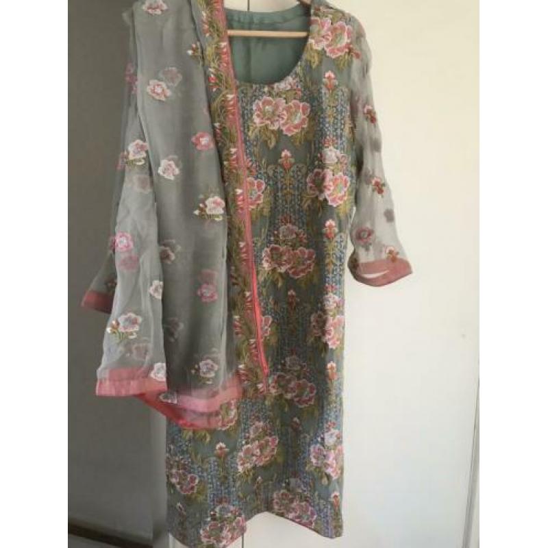 Nieuw dames Indiase salwar kameez L maat