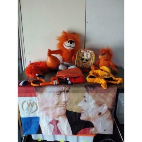 Te koop diverse oranje artikelen