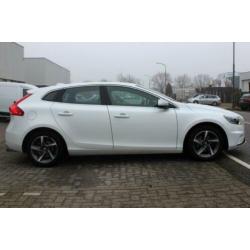 Volvo V40 2.0 D2 R-Design + Xenon + Leder + Navi + Pdc