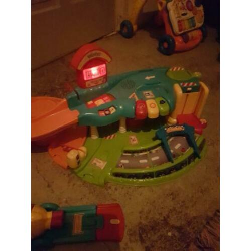 Vtech veel toet toet spullen garage brandweerkazerne trein
