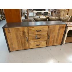 Nieuw industrieel dressoir van mangohout