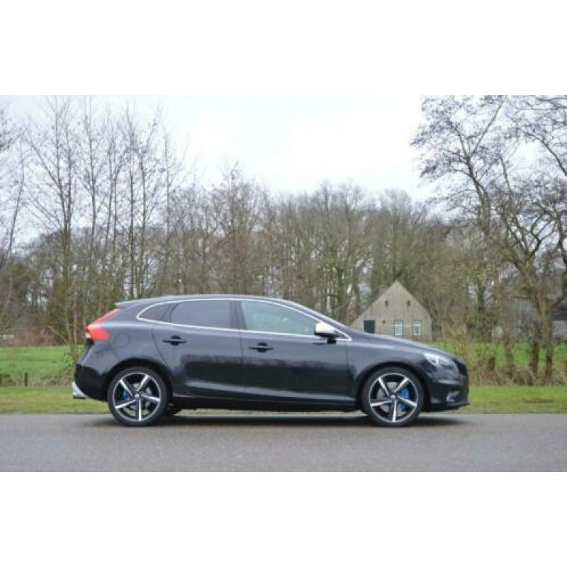 Volvo V40 D4 R-Design 190PK,clima,cruise,navi,trekhaak