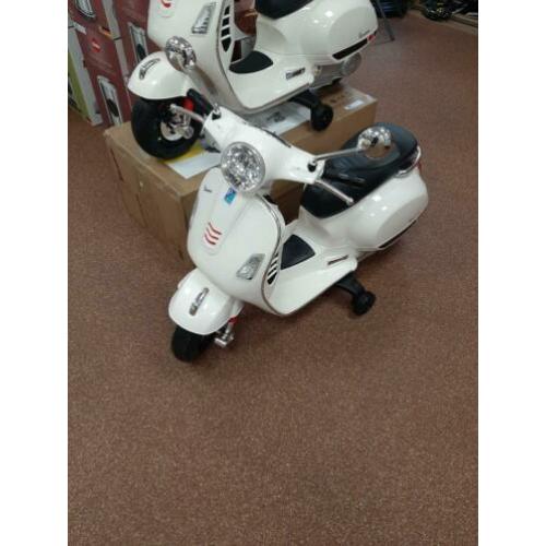 kinder scooter merk Vespa NIEUW
