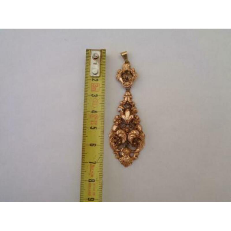 Mutsebel hanger/ Antiek goud