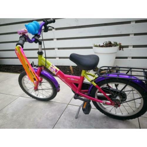 Leuke meisjes fiets 16 inch. Prima fietsje, bandjes prima.